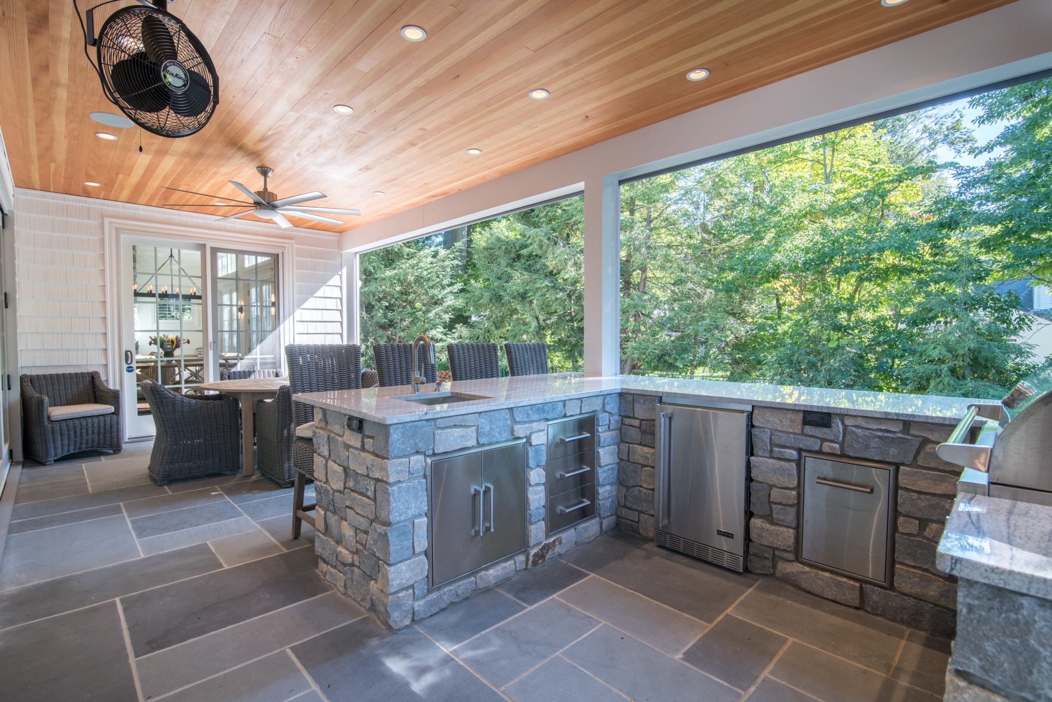 Evergreen_projects_bay_village_traditional_outdoor_grill_ext_patio