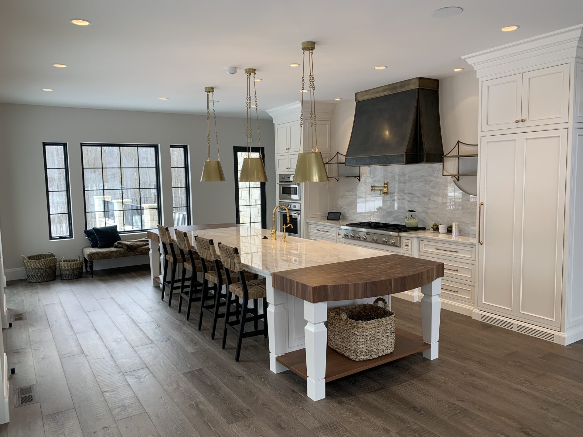 evergreen-portfolio-hinckley-french-country-estate-interior-kitchen-wide