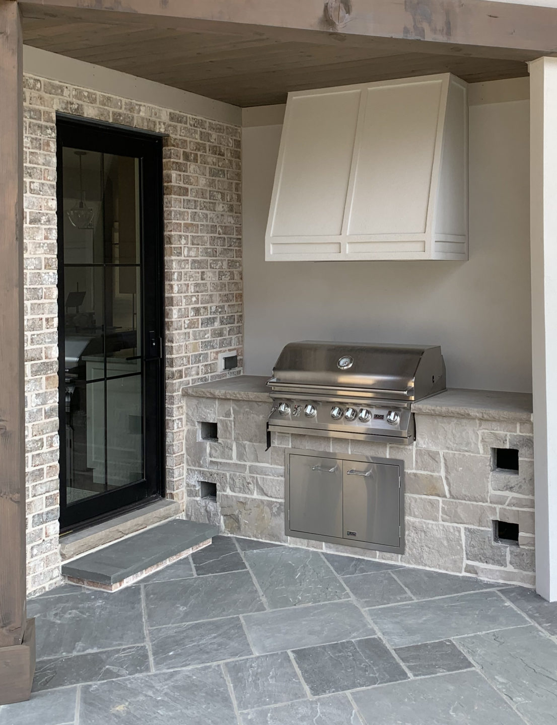 evergreen-portfolio-hinckley-transitional-french-country-exterior-patio-kitchen