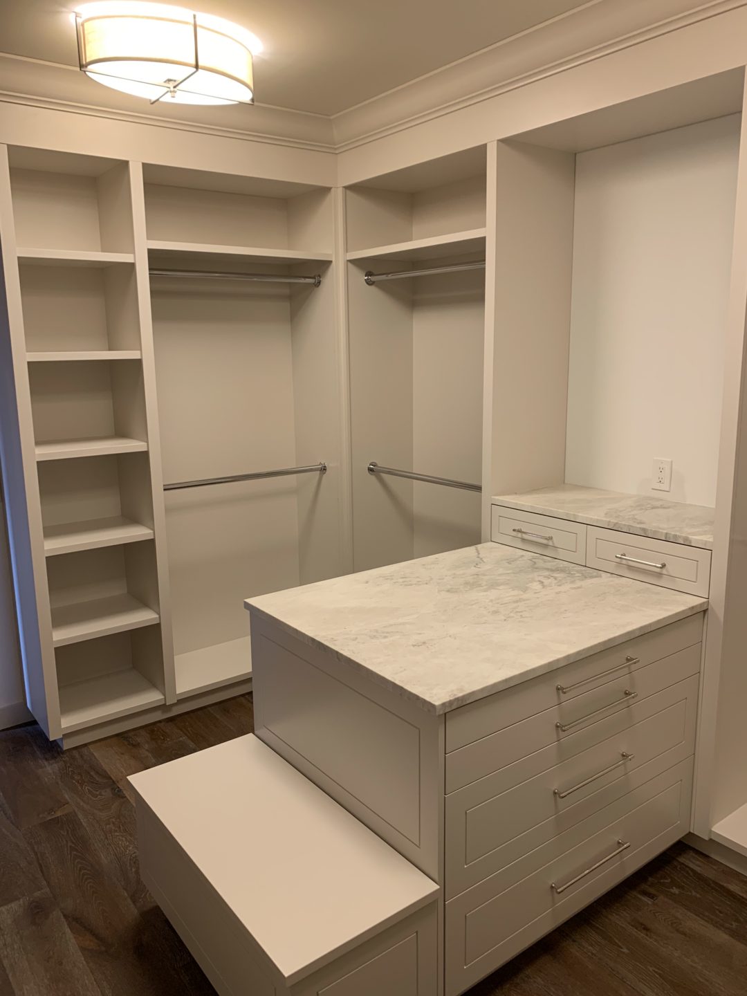 evergreen-portfolio-hinckley-transitional-french-country-interior-closet