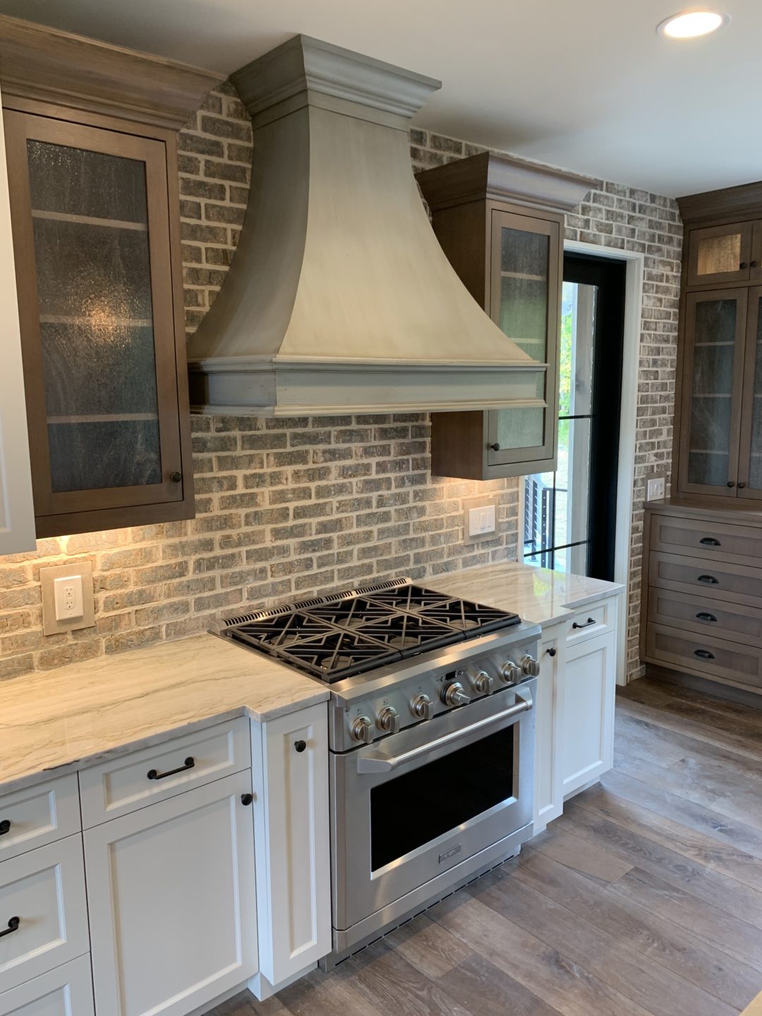 evergreen-portfolio-hinckley-transitional-french-country-interior-kitchen-stove-burner