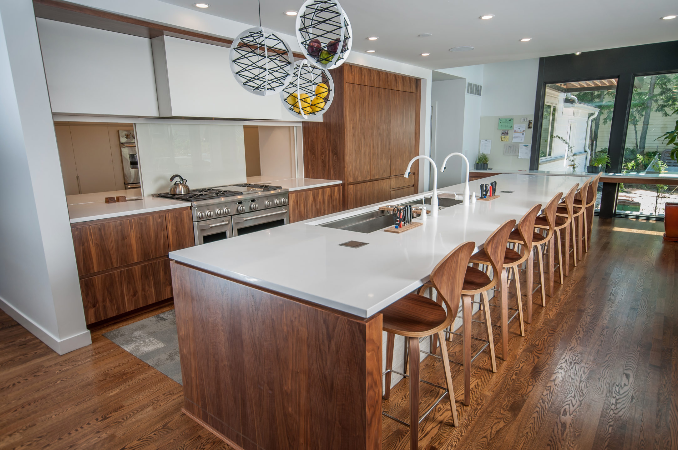 evergreen-portfolio-kensington-modern-revival-interior-kitchen-barstools