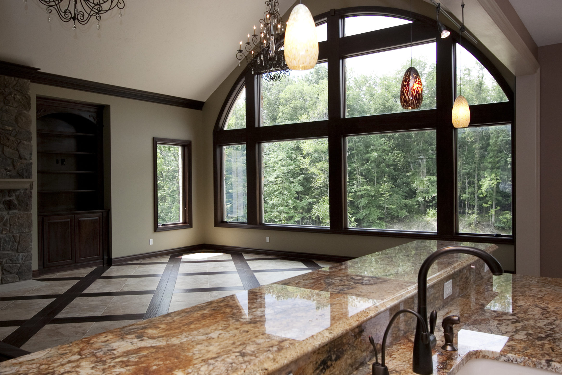 evergreen-portfolio-strongsville-estate-interior-great-room-2