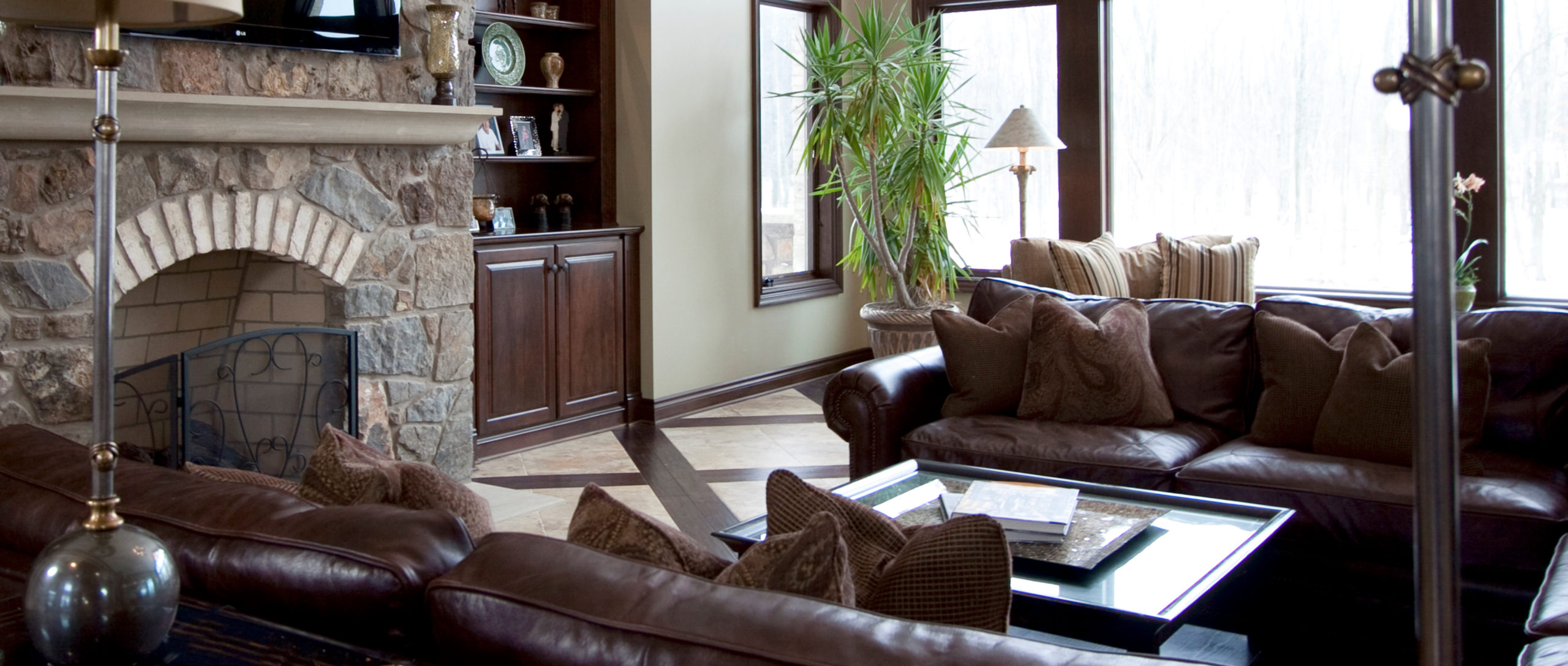 evergreen-portfolio-strongsville-estate-interior-great-room-BANNER