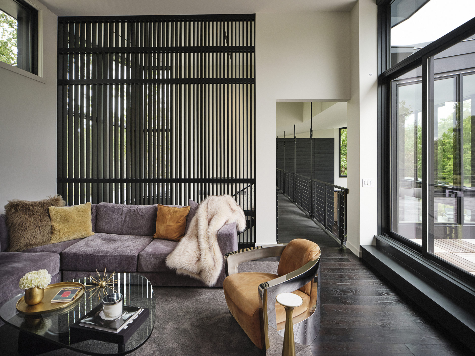 Moreland-Hills-Modern-Evergreen-Homes-Ohio-Lounge